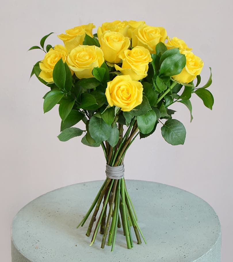 12 Yellow Roses