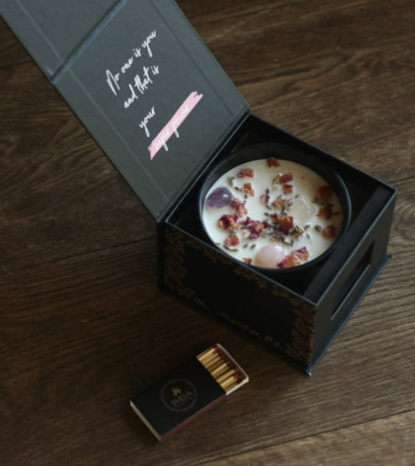 Pink Champagne Candle 340g by Theia